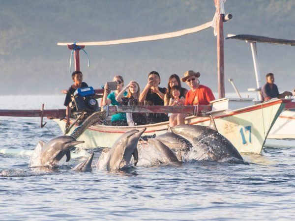 Bali,,Indonesia,,April,2016:,Holiday,In,Bali,-,Dolphin,Beach